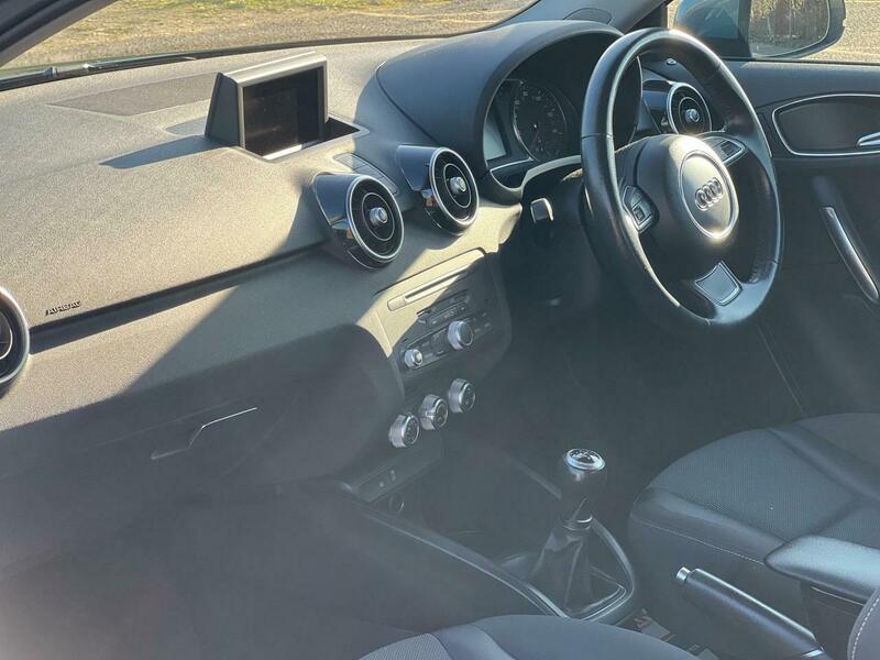 
								Audi full									